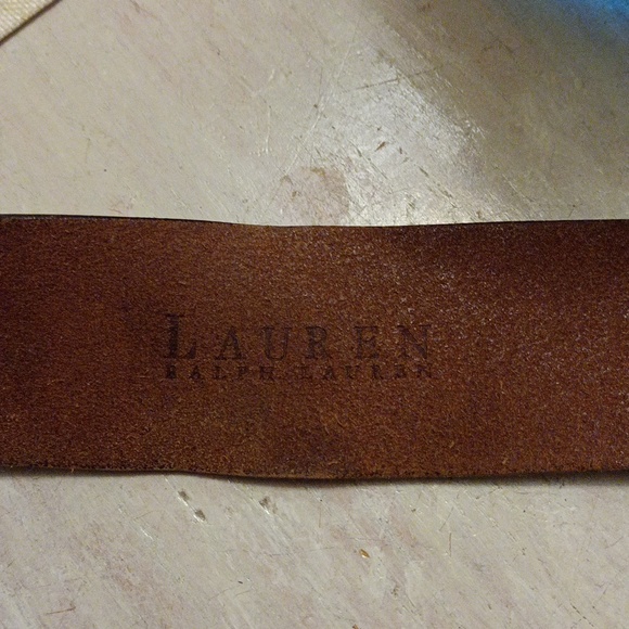 Woman's leather belt.. beautiful belt been sitting in my closet..to small for me - Picture 10 of 16